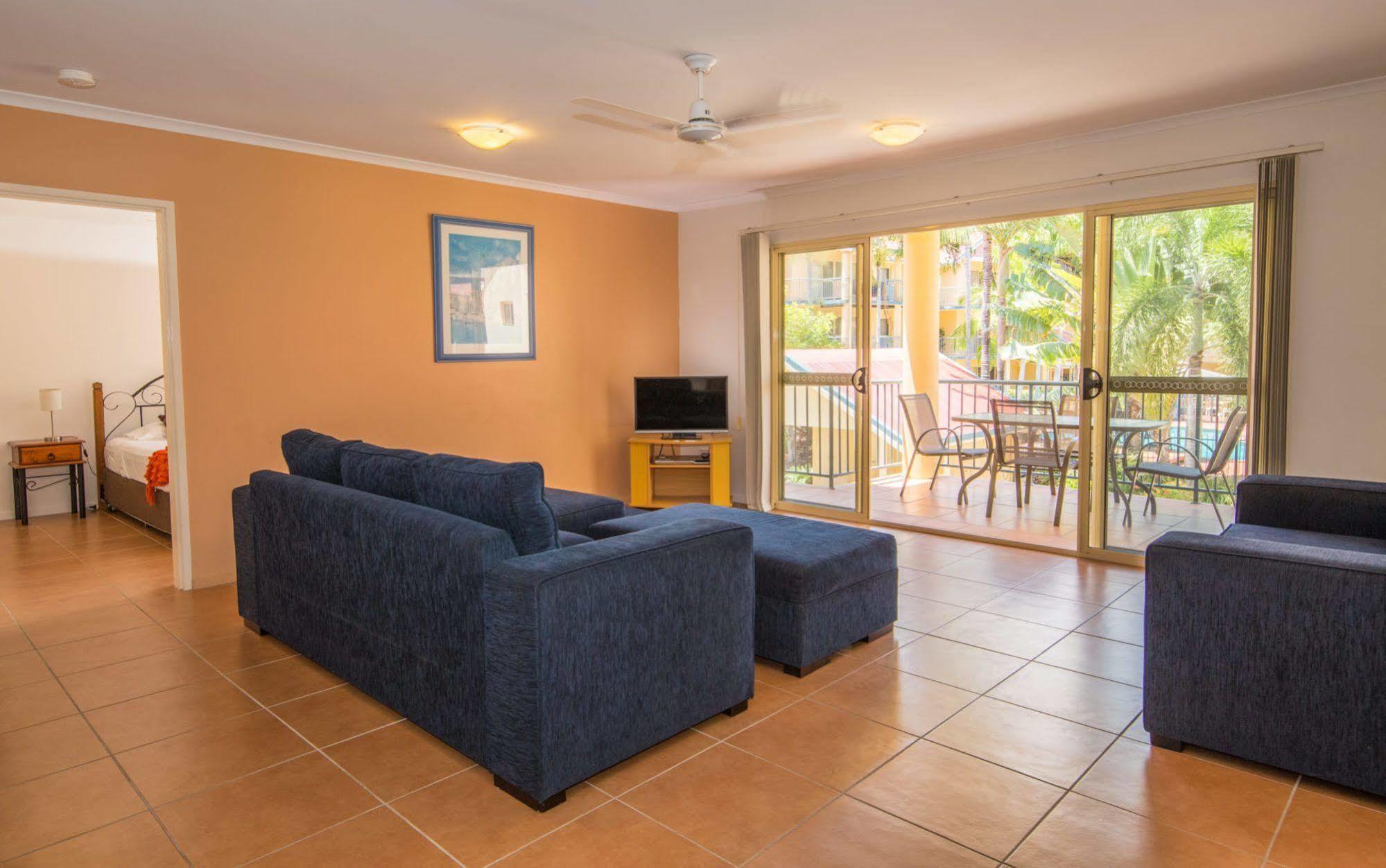At Beach Court Holiday Villas Airlie Beach Kültér fotó