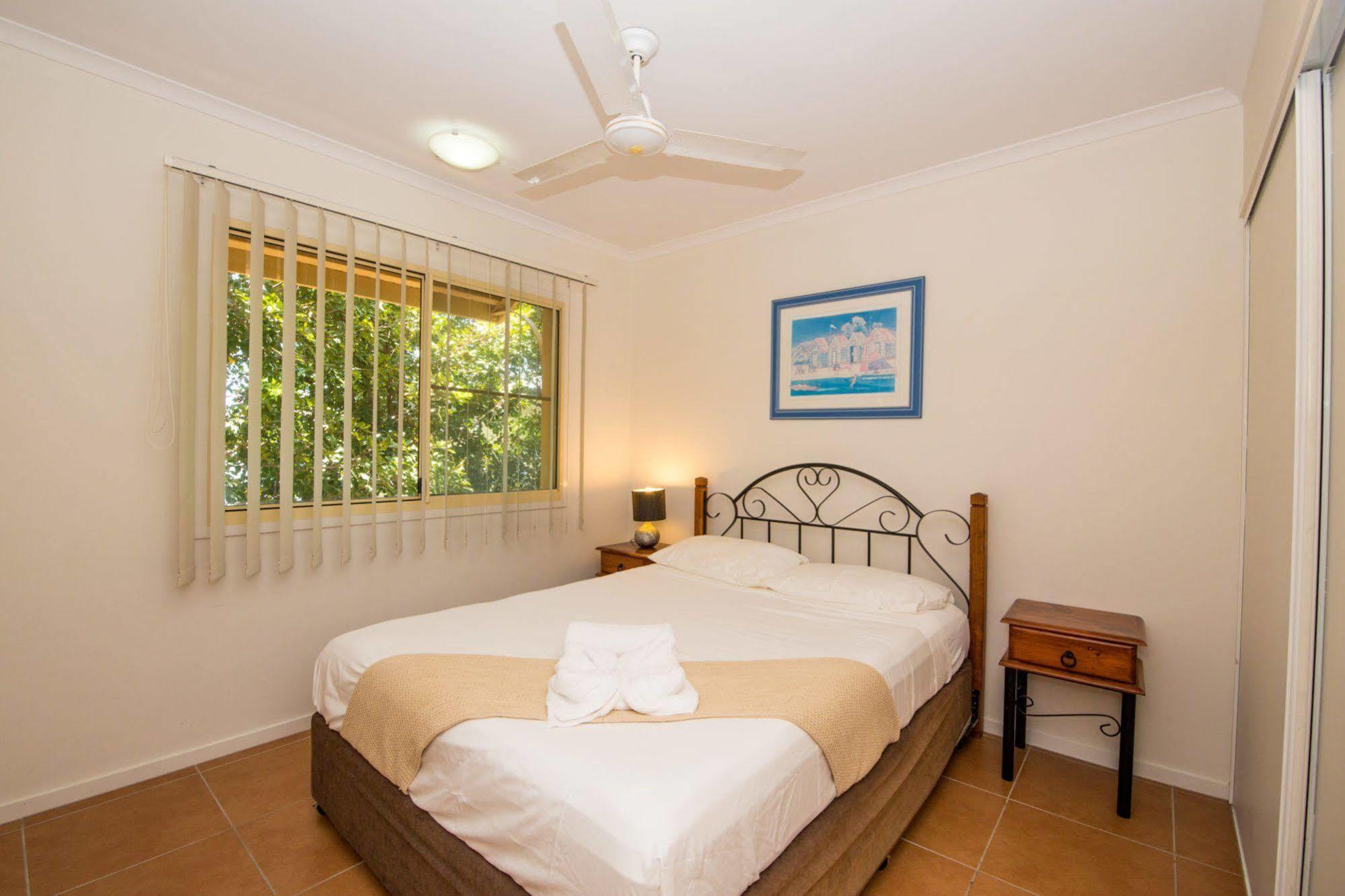 At Beach Court Holiday Villas Airlie Beach Kültér fotó